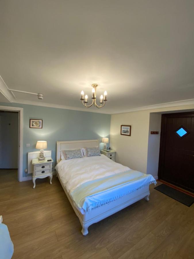 Blackthorn Farm Bed & Breakfast Holyhead Eksteriør bilde