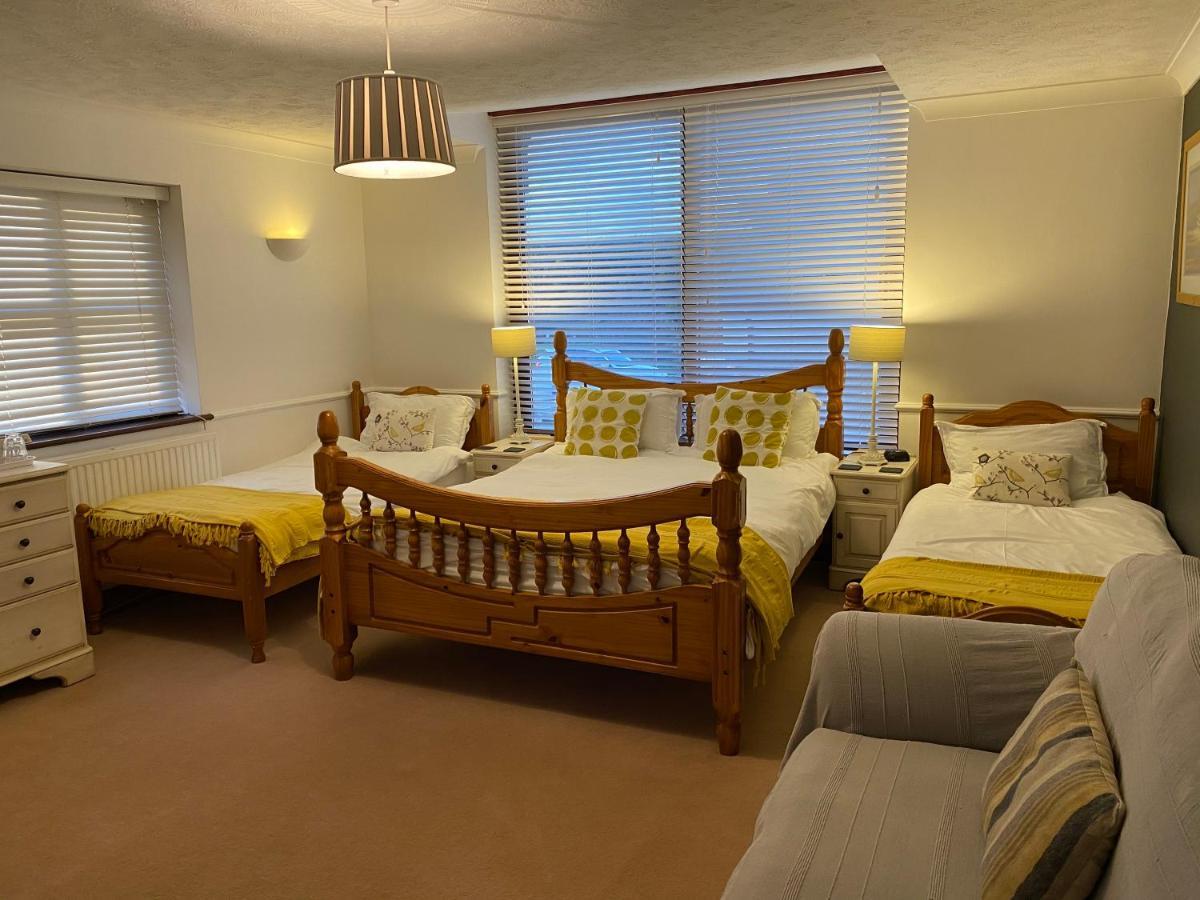 Blackthorn Farm Bed & Breakfast Holyhead Eksteriør bilde
