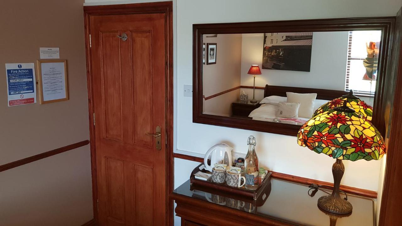 Blackthorn Farm Bed & Breakfast Holyhead Eksteriør bilde